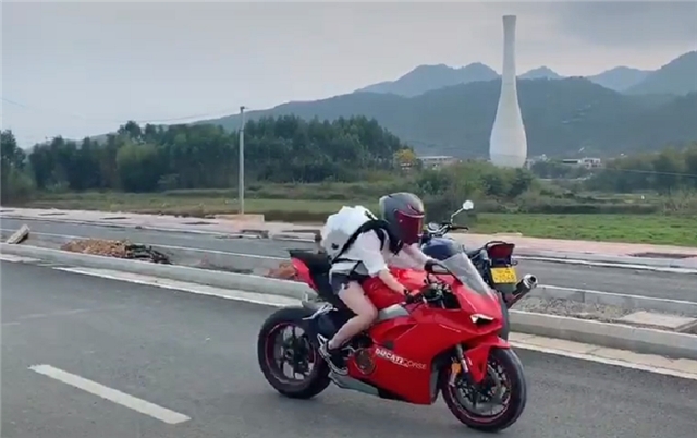 杜卡迪v4买车,杜卡迪v4实车照片