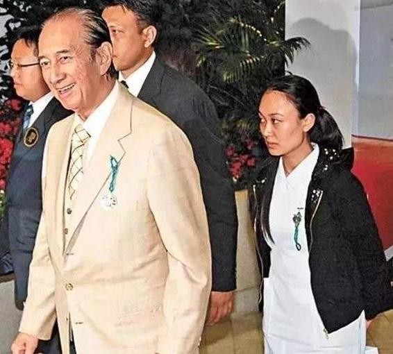 澳门赌王女护工,赌王给护工多少亿分手费