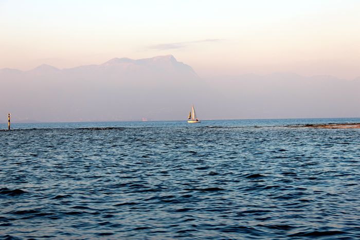 与意大利商人讨价旅游购物欧洲与亚洲国家不同的经营价值观