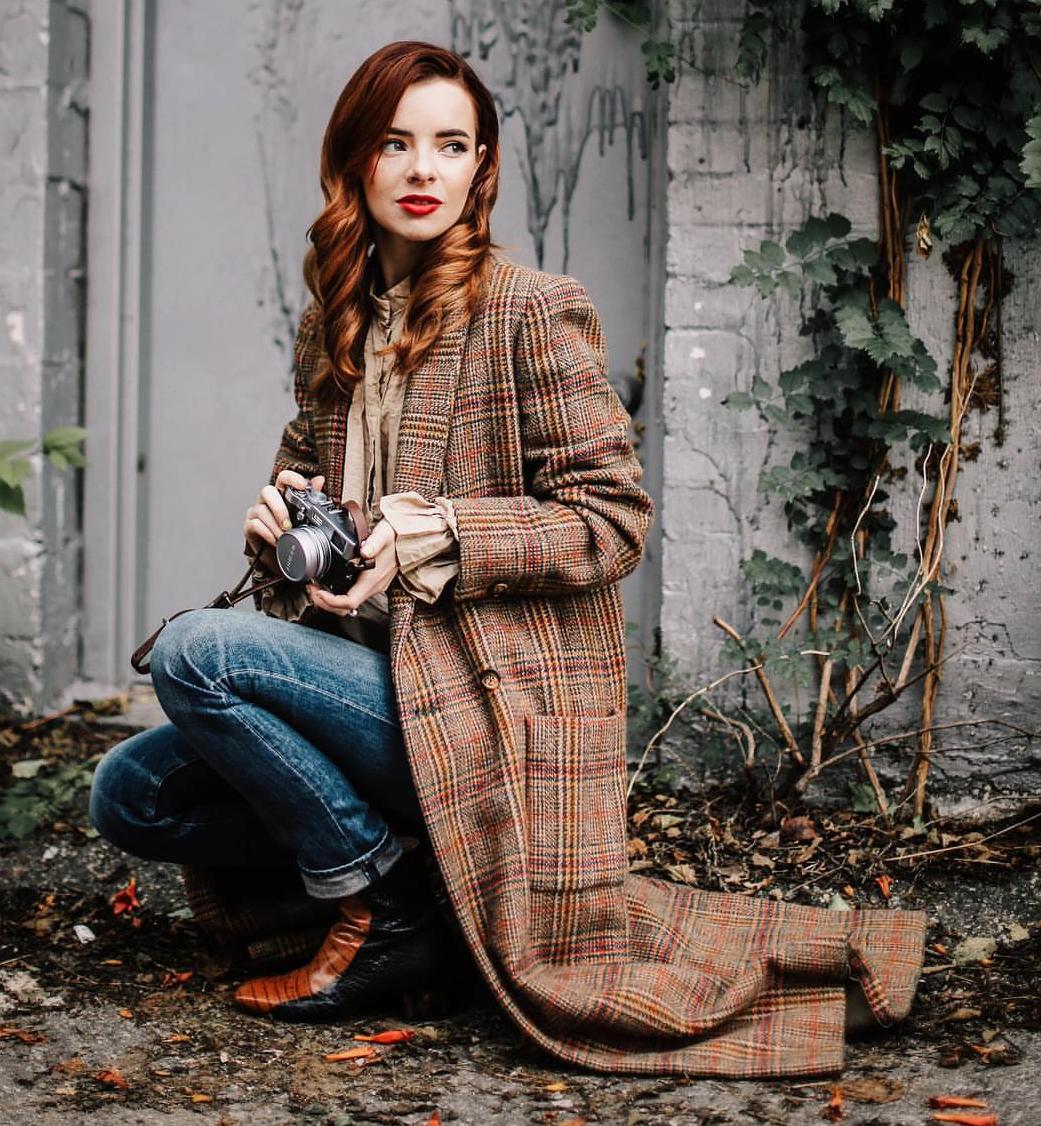 墨绿色格纹大衣怎样搭配好看,短款格纹毛呢大衣的搭配方法