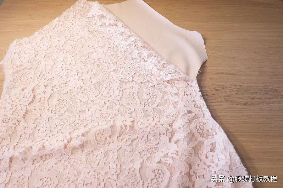 蕾丝连衣裙制作工艺,挂里子蕾丝连衣裙的缝制