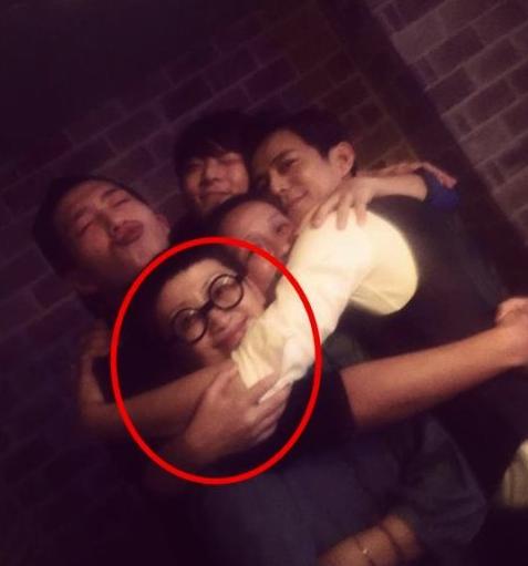 何炅王菁李维嘉龙丹妮,李维嘉购物被跟拍跟何炅对比