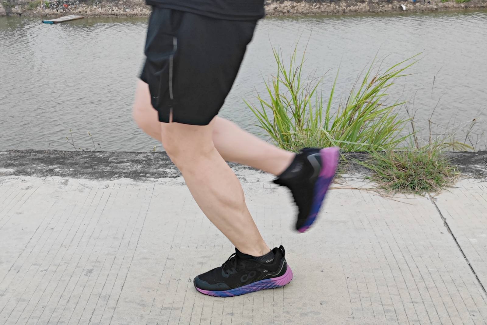 咕咚跑鞋有什么特点和优点,咕咚5k跑鞋体验分享轻便舒适透气