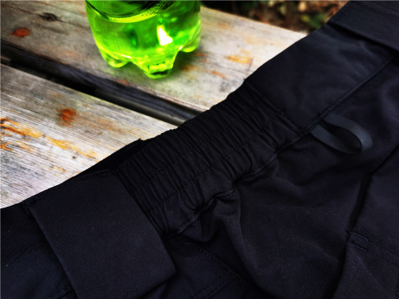 是短裤,也是移动的工具库——单导“黑洞”短裤简评