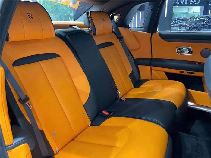 劳斯莱斯blackbadge古思特,400万劳斯莱斯古思特新款