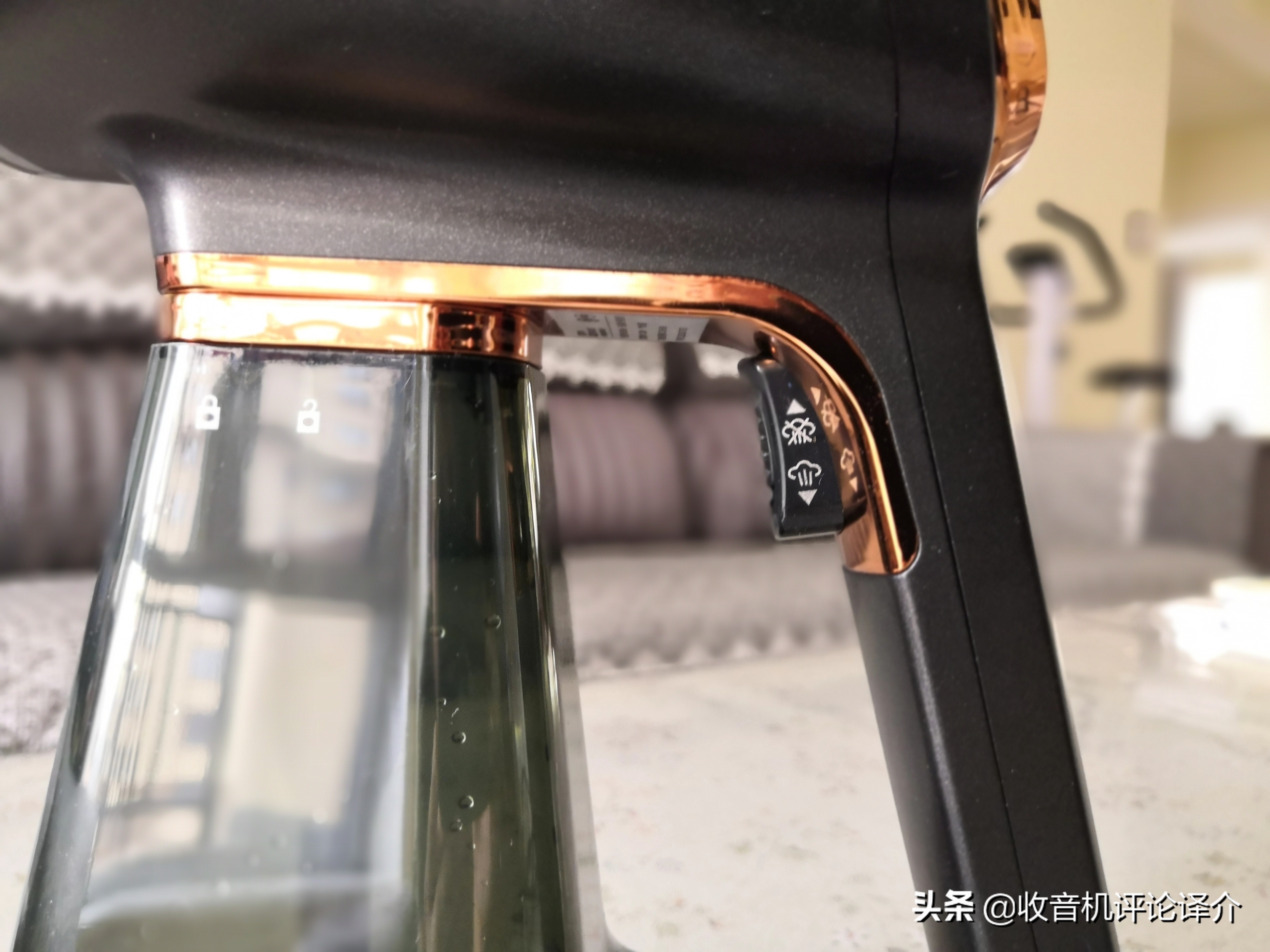 手持挂烫机再也不怕衣服皱巴巴了,挂烫机的正确使用方法衣服