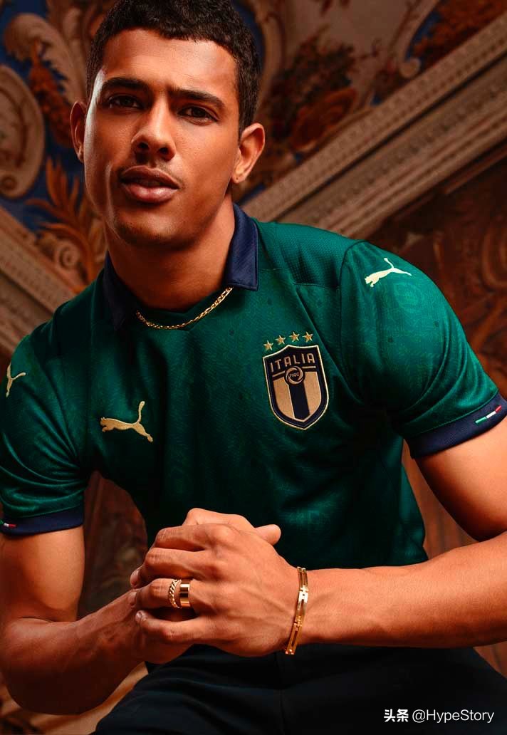 好端端的意大利国家队，怎么“说绿就绿”了呢？