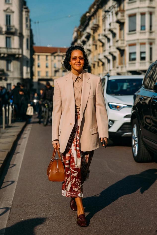 女人的衣服无需买太多,女人所有的衣服