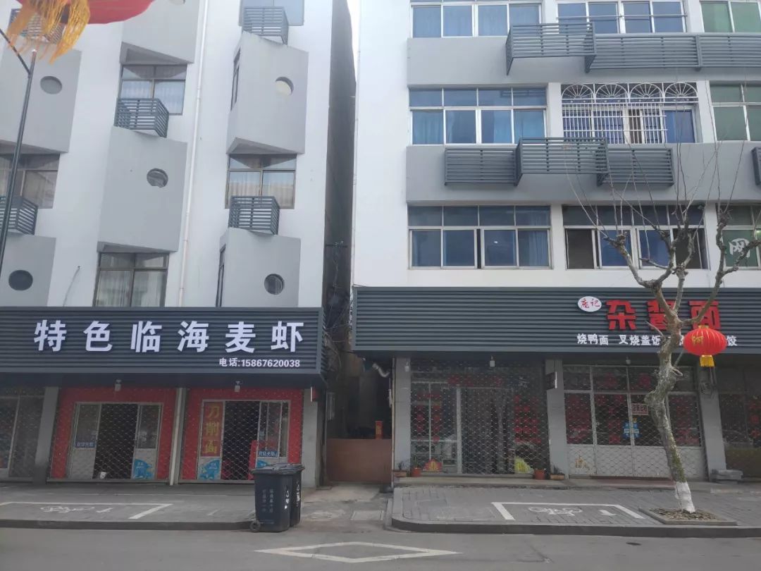 疫情下的县城夜晚照片真实,疫情时期农村的真实生活