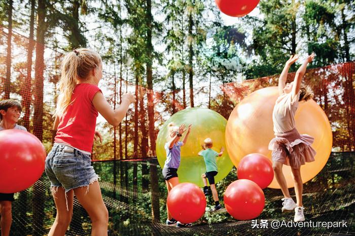 24小时的蹦床乐园,蹦跶极限室内蹦床公园