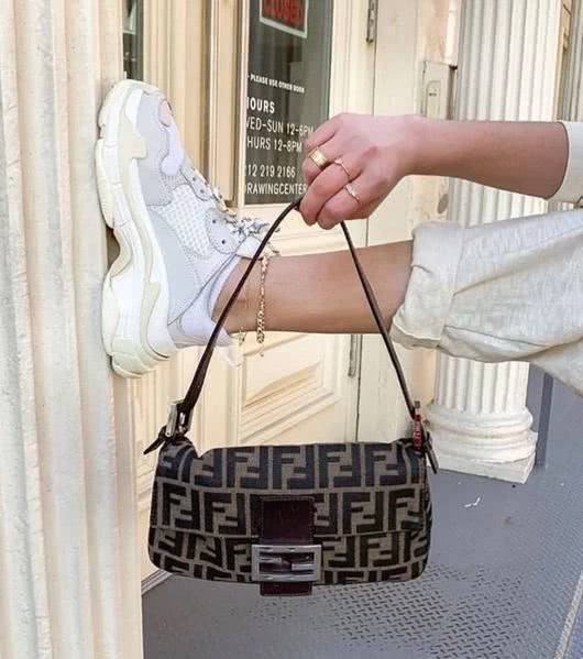 明星街拍包包香奈儿经典款,盘点街头出镜率最高的10款包包