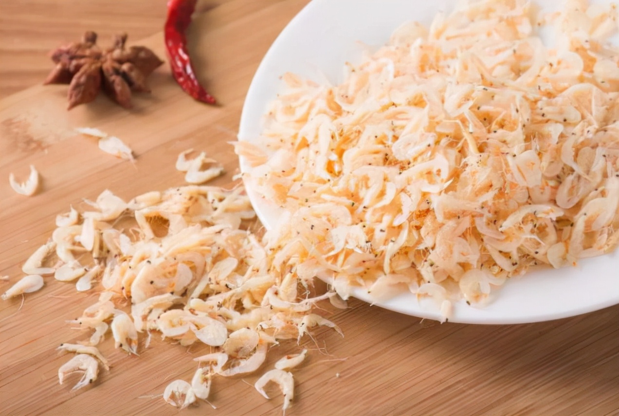 大虾皮补钙好还是小虾皮补钙好,虾皮补钙和牛奶补钙哪个更好