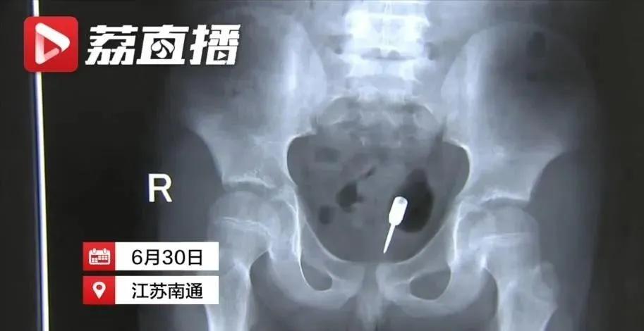 熊孩子玩射箭却意外杀死小女孩,熊孩子玩手雷被军人救了