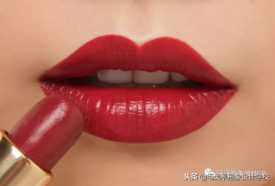 为什么口红怎么涂都不好看,嘴唇起皮涂口红不好看怎么办