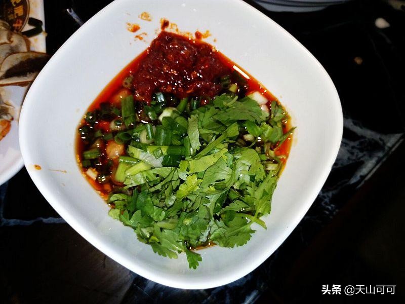 老北京火锅蘸料怎么调才好吃,海底捞火锅蘸料怎么调才好吃