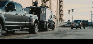 著名“怪胎”大导演最新*片爽**，冲这光头主演我就燃爆了