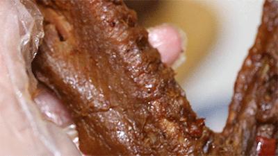 一只鸭子90元加工后卖28元,一只4斤重的鸭子