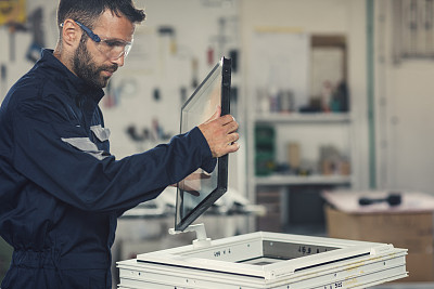 工艺玻璃加工设备视频,低反射玻璃加工工艺