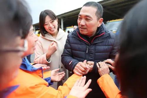 赵少康急抛两岸论述遭柯文哲嘲讽没那么容易