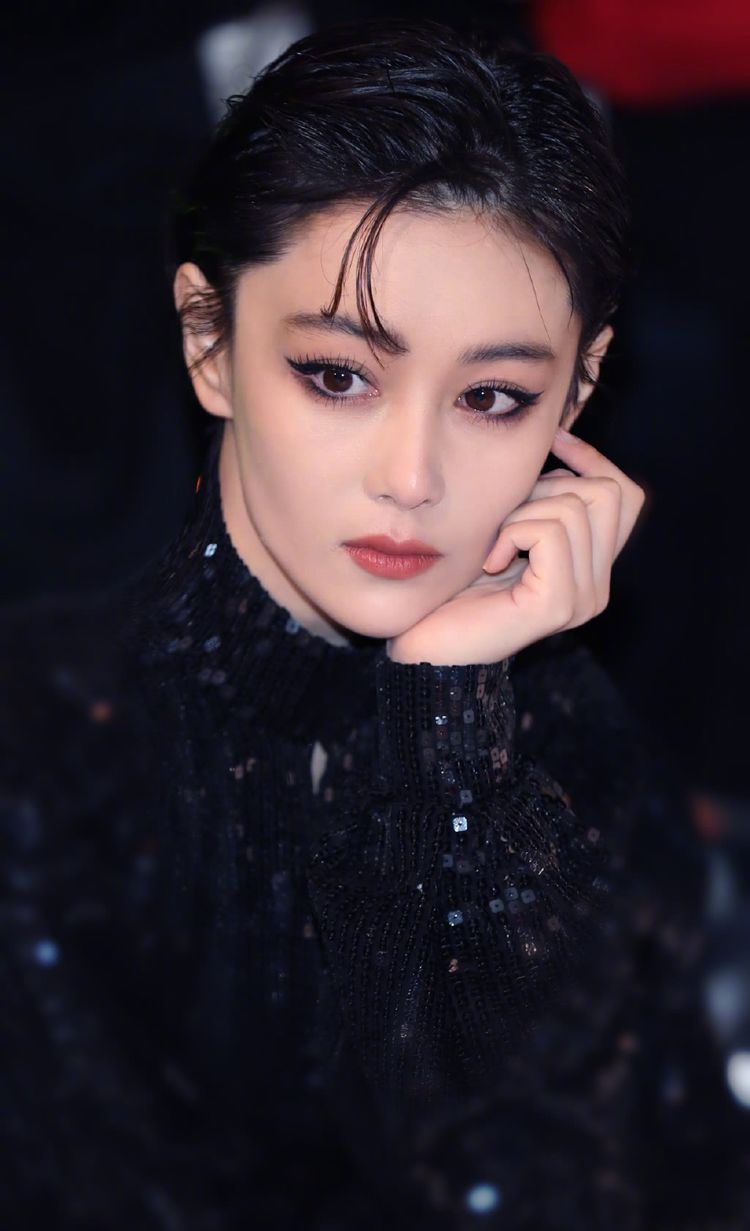 张馨予网购又被骗，买消毒液收到空瓶！网友：发疫情财都该抓起来