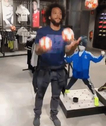 扎球王13次过人,扎球王精彩图片