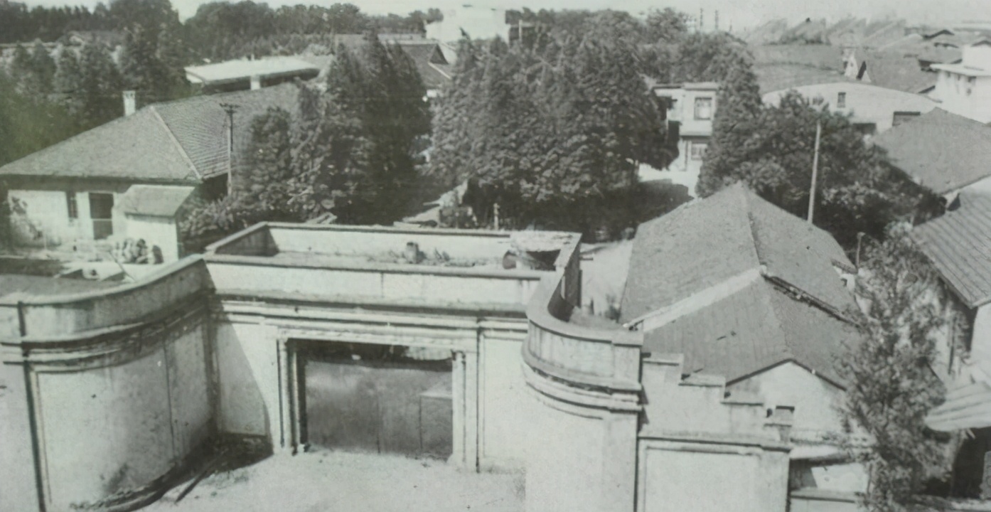 1951年，南京一老汉被逮捕受审，三月后接到陈赓来信：他有大贡献