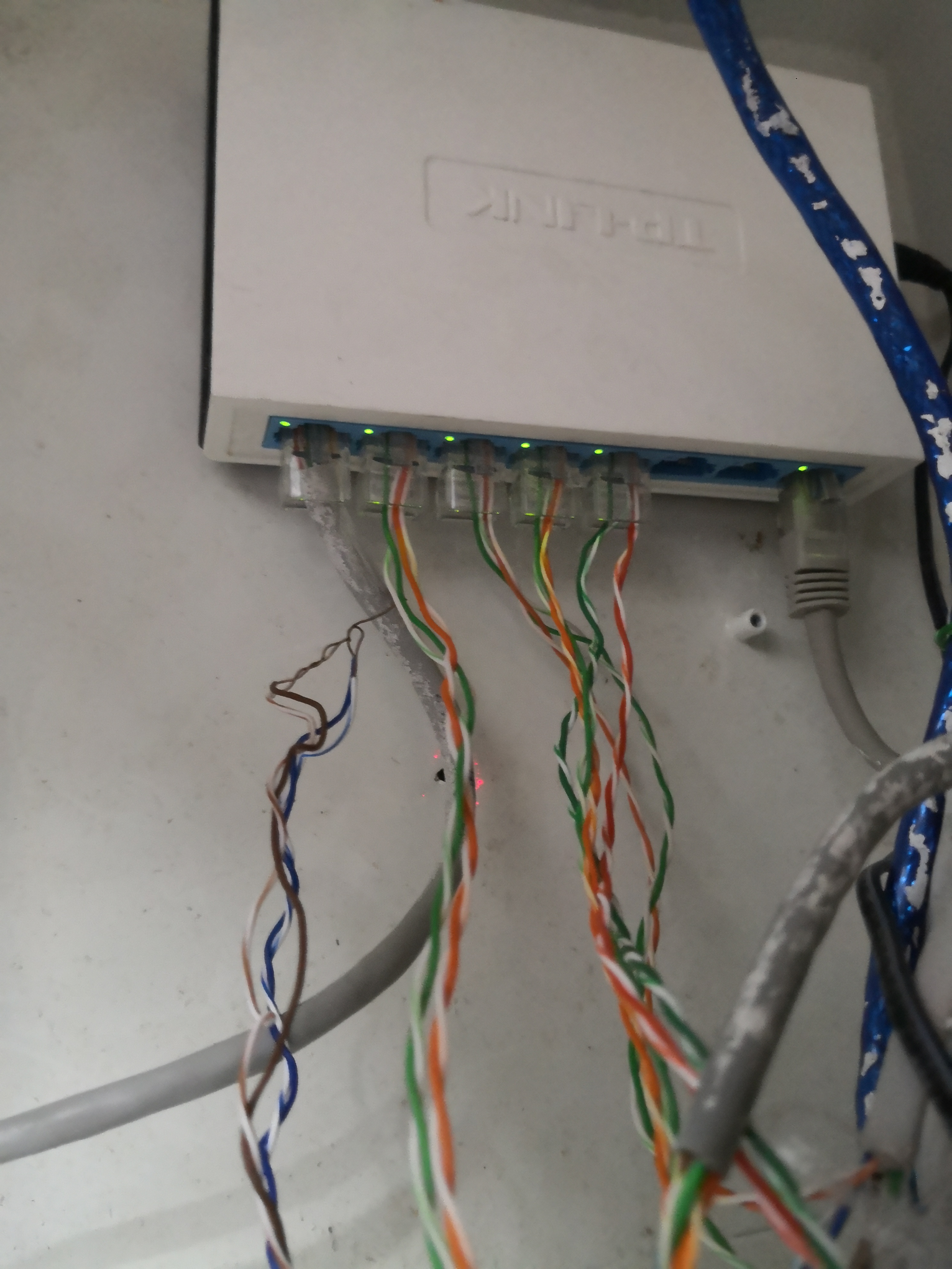 网线被剪断了怎么没信号了,监控网线断了再接影响信号吗