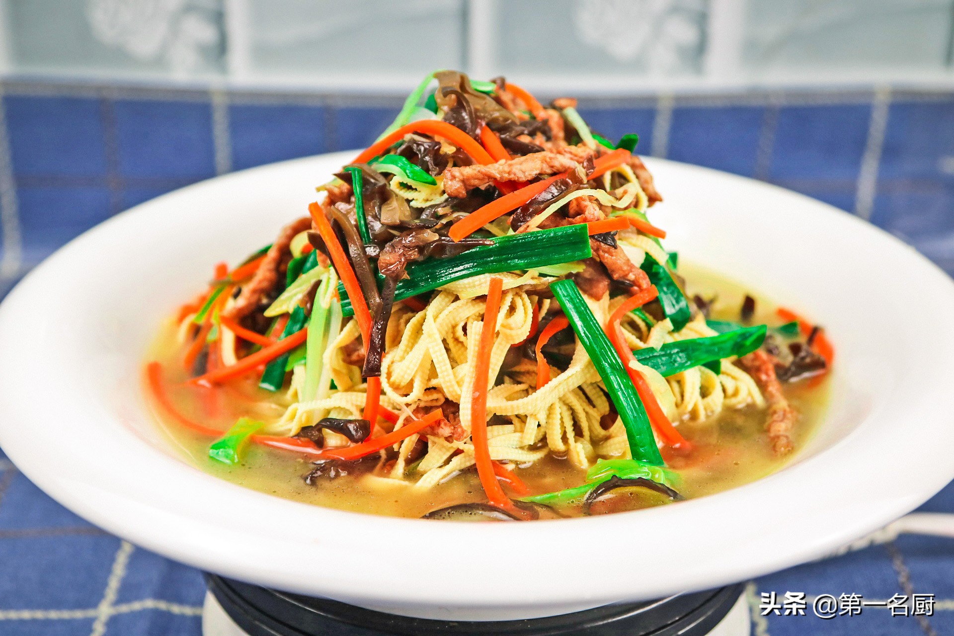 饭店的豆腐皮怎么凉拌的,四川正宗川味水煮麻辣豆腐皮做法