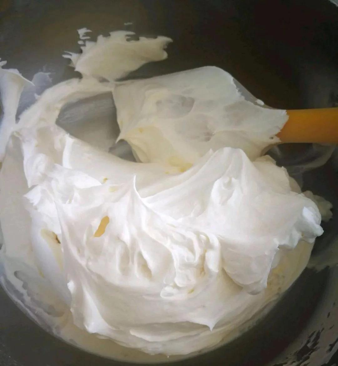 没有淡奶油奶酪怎么做奶油,牛奶黄油淡奶油奶酪