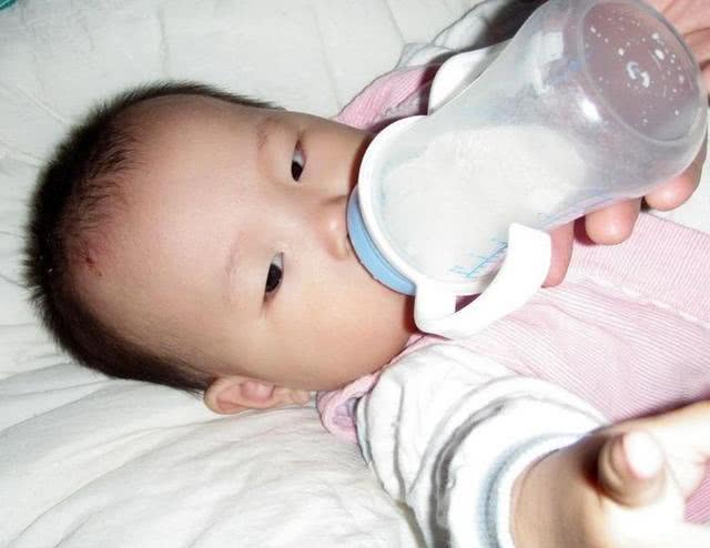 母乳喂养发现宝宝瘦了,哺乳期8个月宝宝越来越瘦怎么办