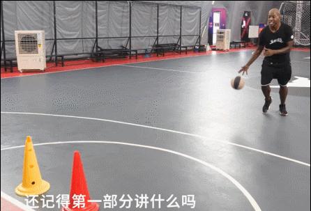 学会这招轻松摆脱防守者,教你三招摆脱防守最实用