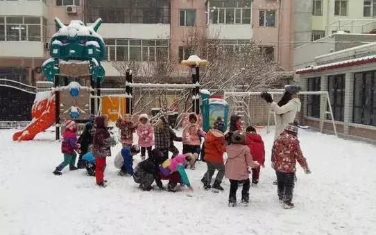 幼儿园秋冬季户外体育锻炼,冬季幼儿园体育锻炼活动的建议