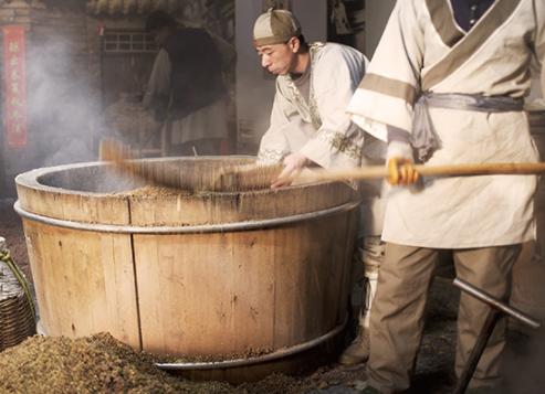 汾酒黄盖汾53度放多少年最好喝,号称夺命53的黄盖玻汾是纯粮酒吗