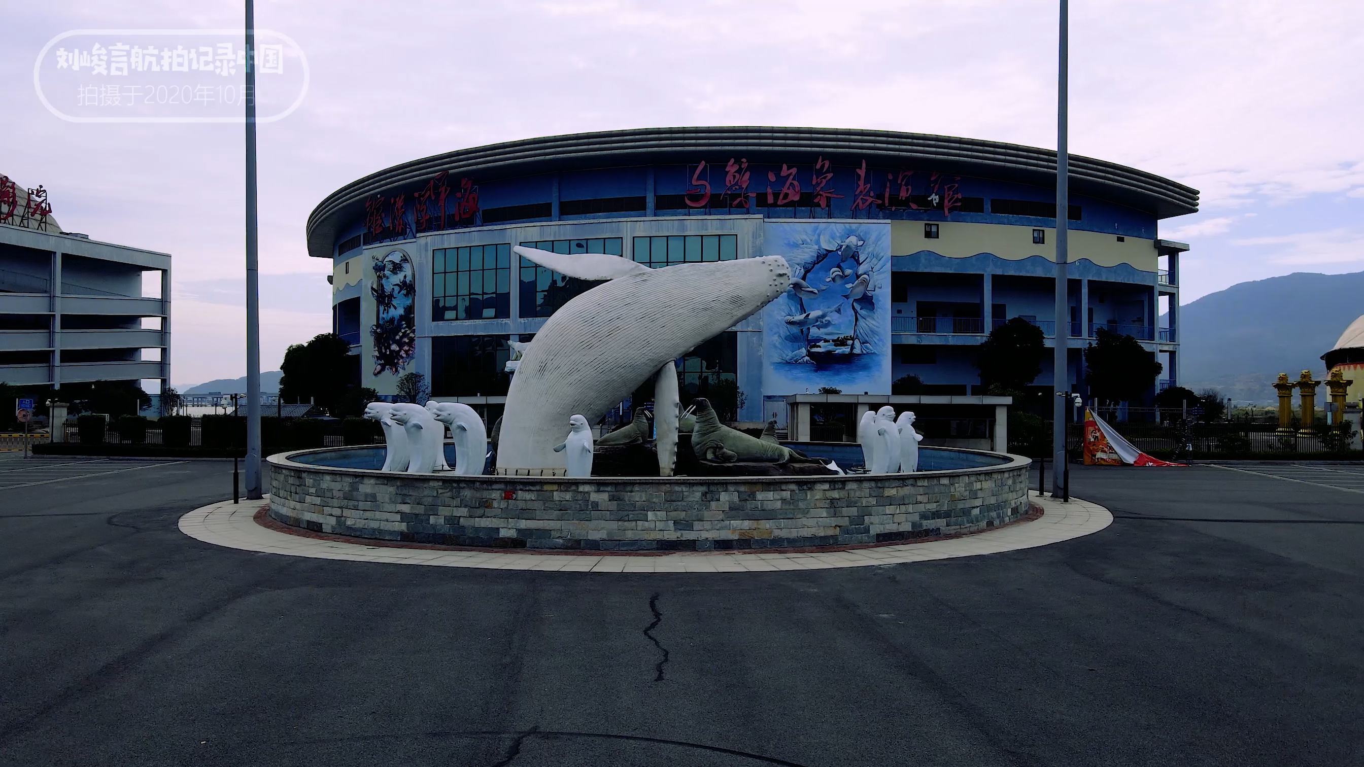罗源这个小区的面积比城市还要大海景及高铁傍身却依旧空空荡荡