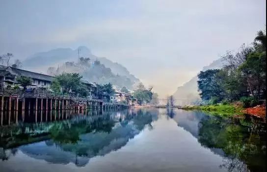 一泡而红！四川这座小城已火向全球，今天万人齐聚！