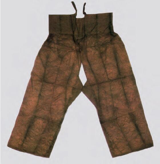 南宋黄昇墓中的开裆裤和合裆裤：裤腿肥大、形状奇怪，应该怎么穿