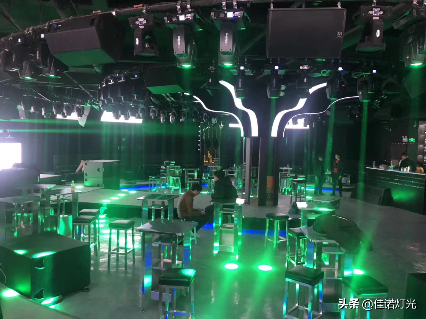 酒吧灯光效果视频,酒吧灯光效果视频手机