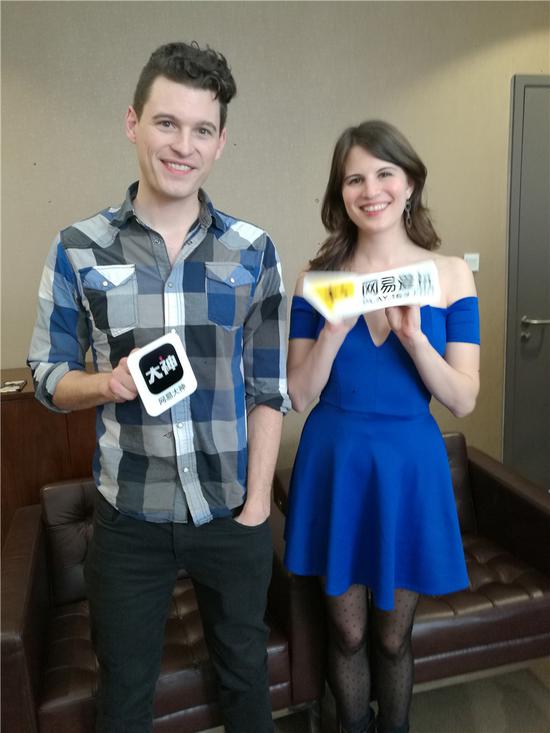 康纳和妻子的采访,康纳和妻子接受采访