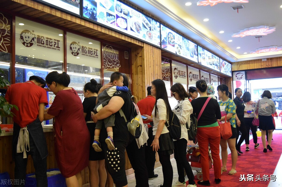 深圳大姐卖饺子利用“人性贪婪”，三月狂赚39万，这个方法值得学