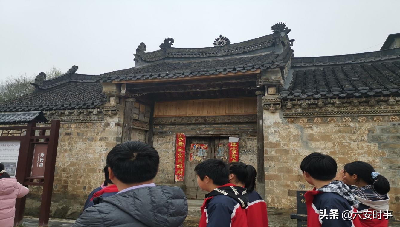 学校清明节祭扫先烈主题活动方案,学校开展清明节缅怀先烈扫墓活动