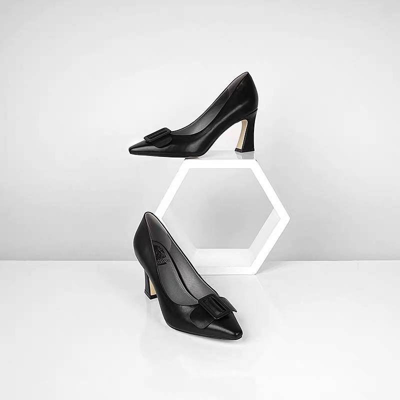 粗跟凉鞋怎么穿才更有气质？这几双随便穿，分分钟搭配出时髦感