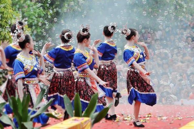 苗族花山节的文化意义,苗族花山节最重要的活动是什么