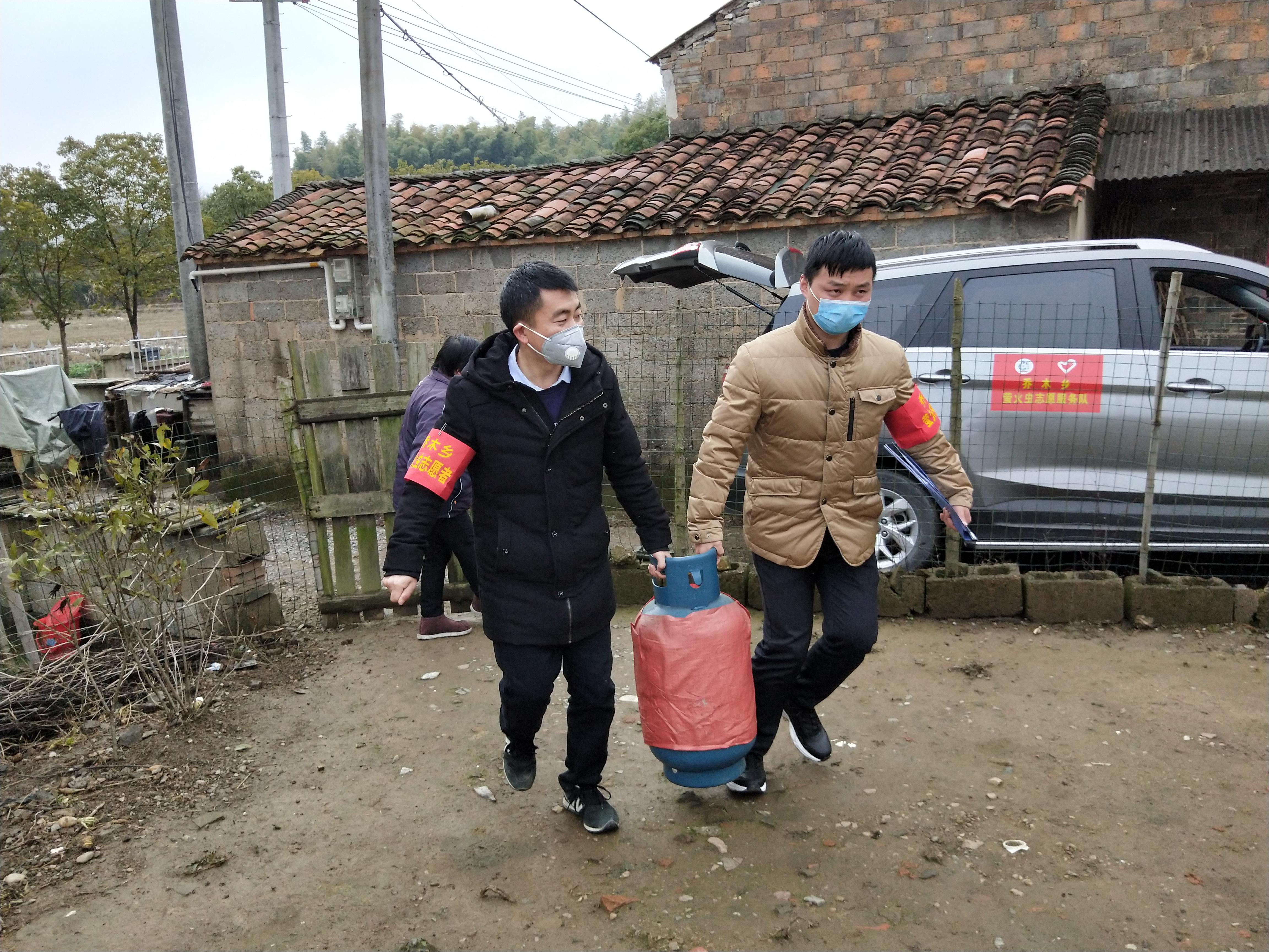 奋战在抗疫一线的基层干部,奋战在疫情一线的党员干部