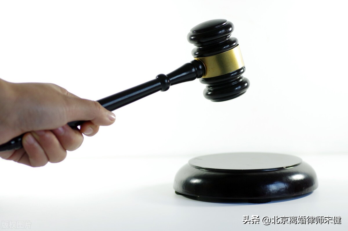 结婚证与身份证不一致怎么开证明,结婚证与身份证不一致怎么办离婚