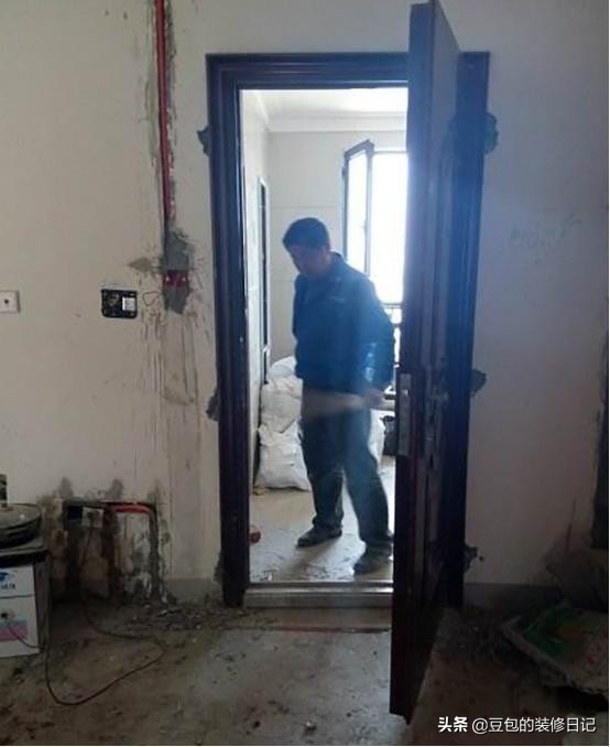 装修后悔没装,装修完后悔没把门换新的咋办