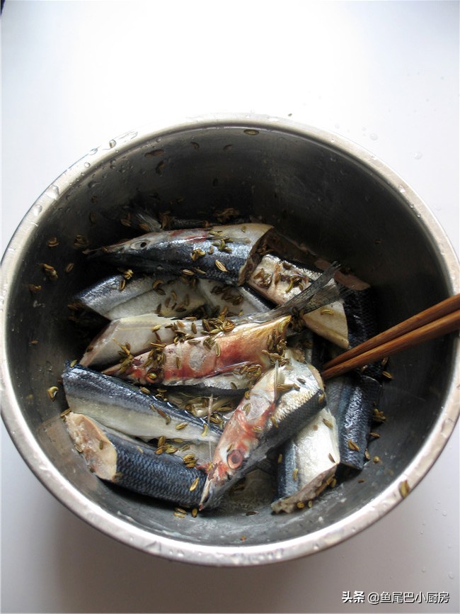 用黄豆酱做的烤鱼味道怎么样,在家做烤鱼原来这么简单麻辣过瘾