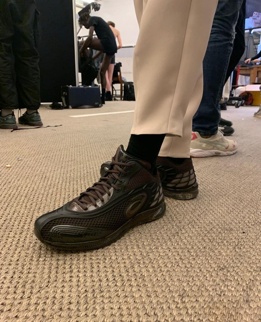 李宁英伦绿茵足球鞋,李宁伦敦时装发布会