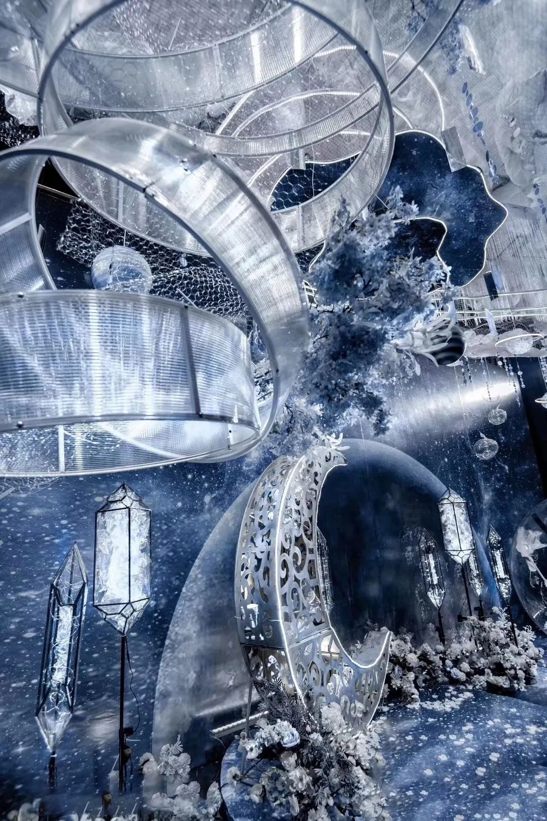 这场静谧梦幻的蓝色星空婚礼,一场神秘浪漫的星空婚礼