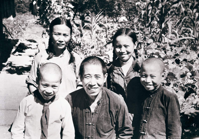 一个摄影记者和一户人家的70年