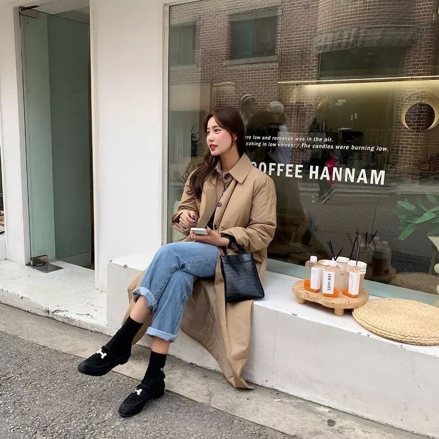 中长款毛衣外套显高显瘦穿搭,大衣连帽毛衣穿搭攻略